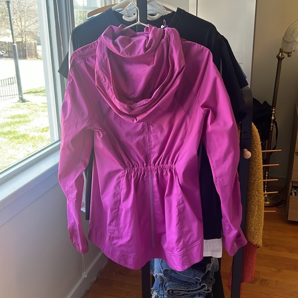 Lululemon light running jacket - Picture 2 of 3